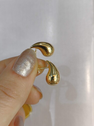 14 AYAR DAMLA MODEL VİDALI ALTIN KÜPE - Görsel 4