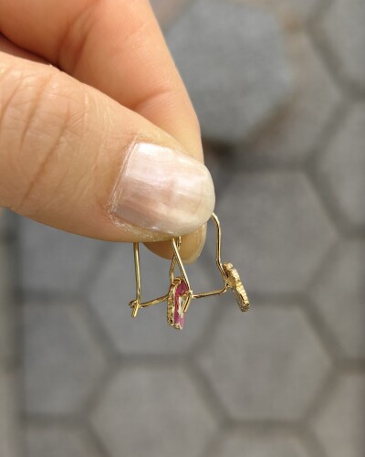 14 AYAR İKİZ ÇİÇEKLER MENGEÇLİ ALTIN KÜPE - Görsel 2